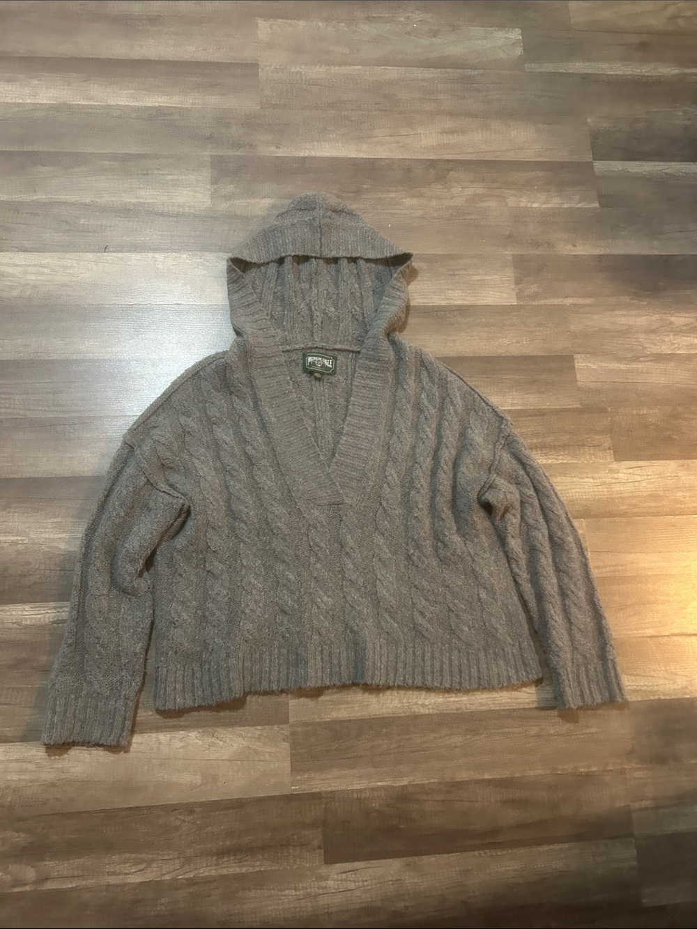 American Eagle Outfitters Women's Sweater V Neck Hooded Cable Knit Size Medium